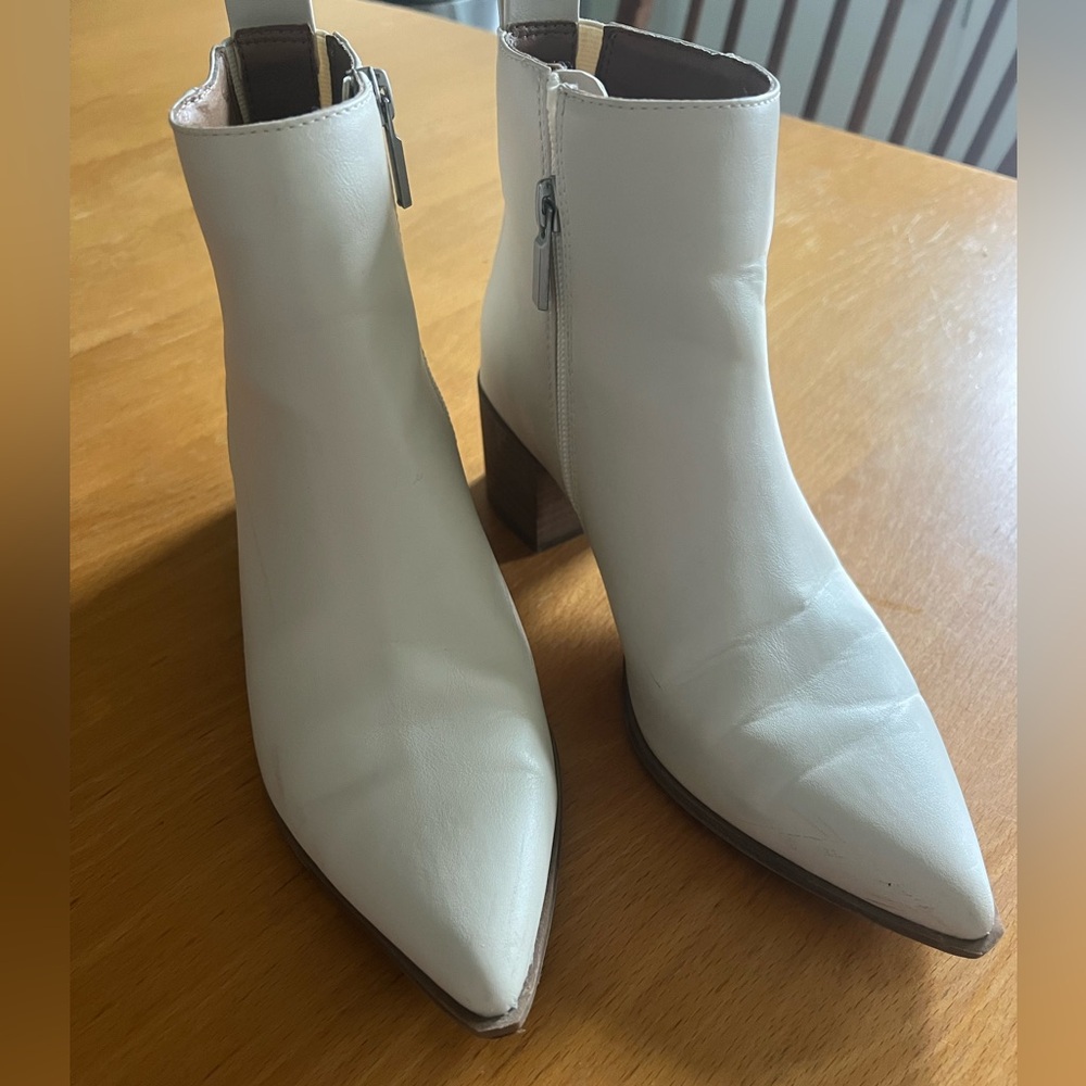 Universal Thread Cream Heeled Boots